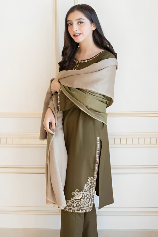 3-Piece Stitched Dhanak Suit with Embroidered Detailing Ready to Wear With Machine Embroidery